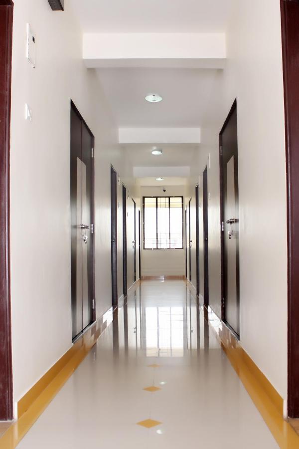 Hotel Manik Moti Lonavala Buitenkant foto