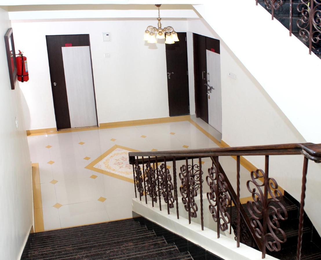Hotel Manik Moti Lonavala Buitenkant foto