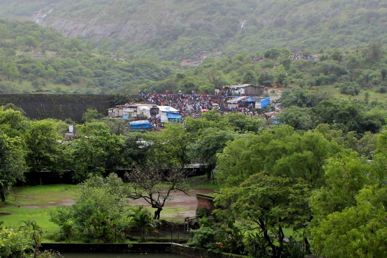 Hotel Manik Moti Lonavala Buitenkant foto