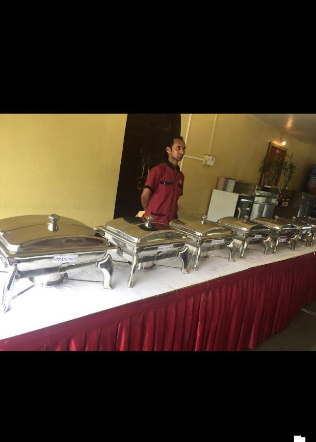 Hotel Manik Moti Lonavala Buitenkant foto
