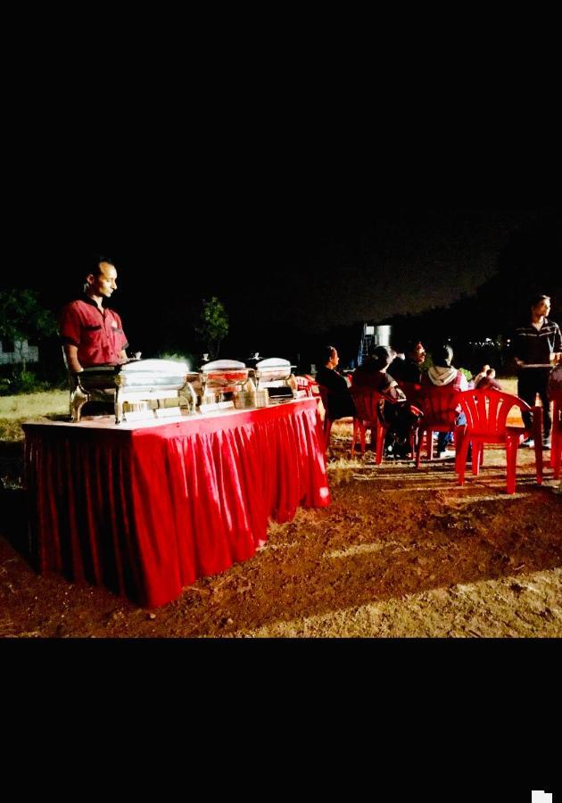 Hotel Manik Moti Lonavala Buitenkant foto