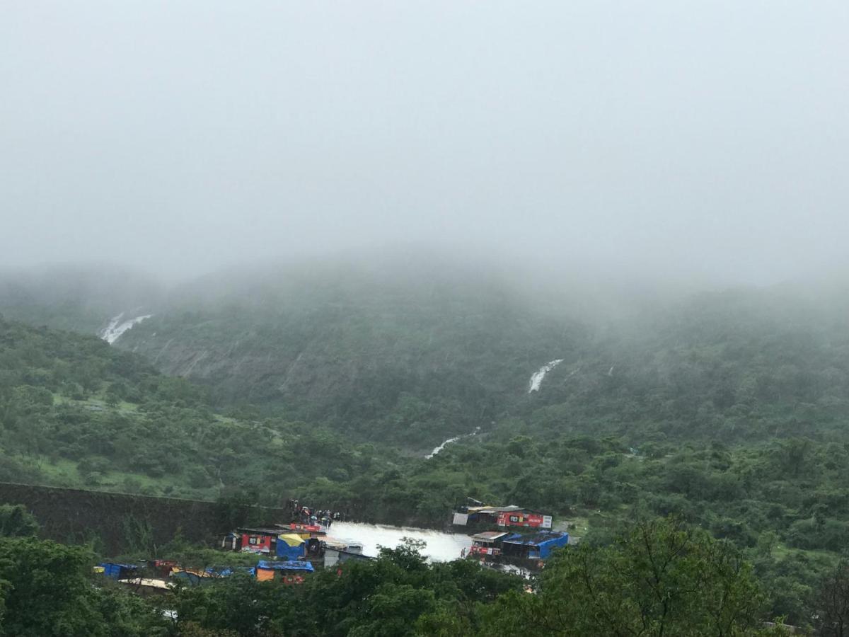 Hotel Manik Moti Lonavala Buitenkant foto