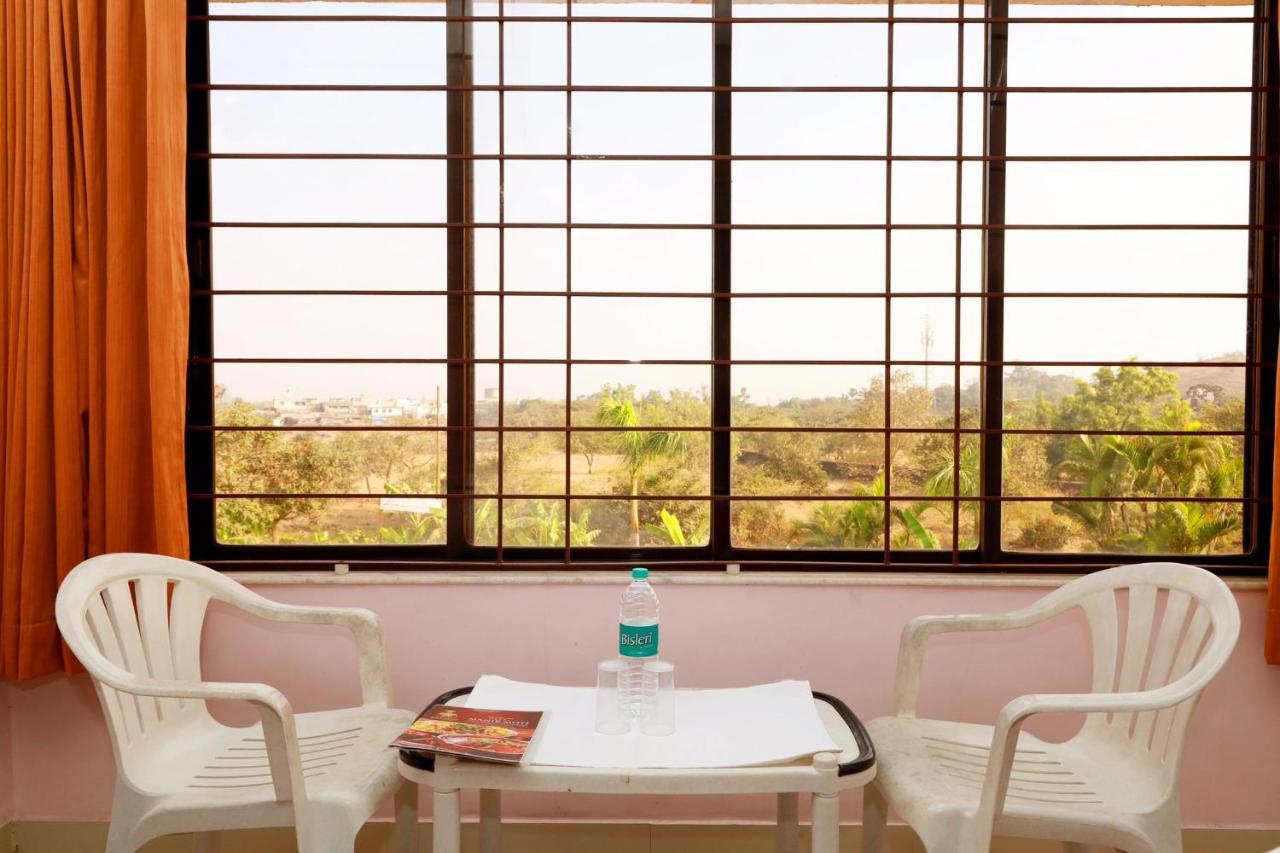 Hotel Manik Moti Lonavala Buitenkant foto