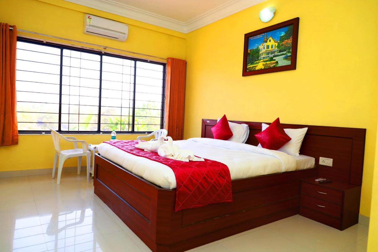 Hotel Manik Moti Lonavala Buitenkant foto